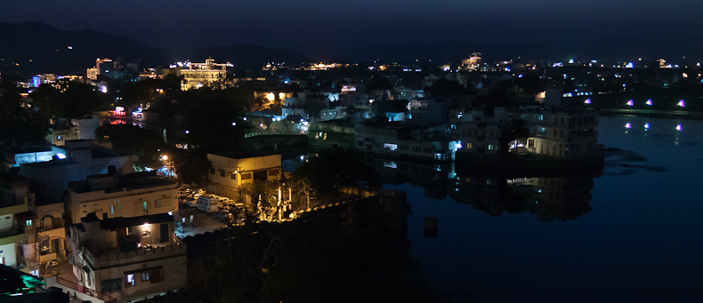 Uitzicht vanaf ons dakterras in Udaipur