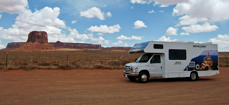 Onze camper nabij Monument Valley